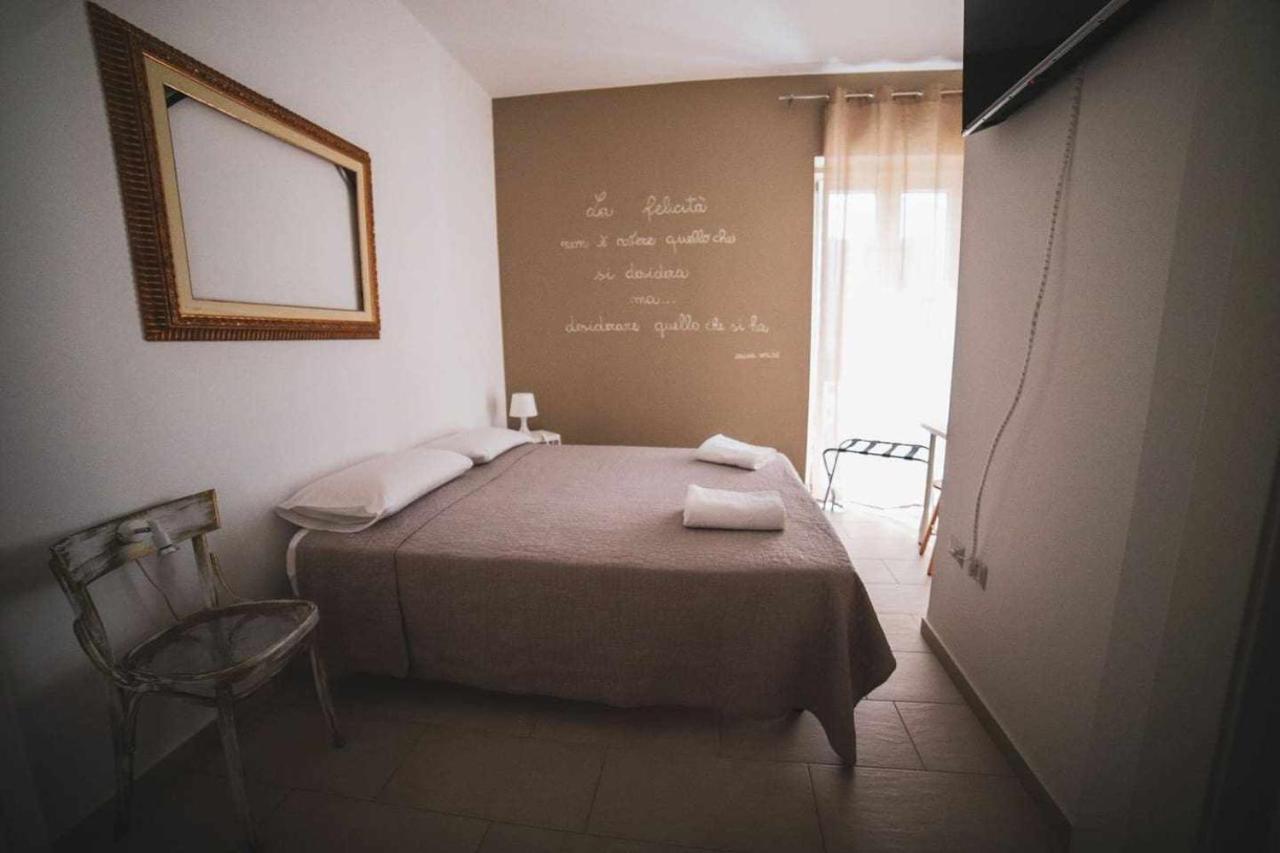 Le Dimore Degli Artisti Vico Mercatello Venosa Habitación foto